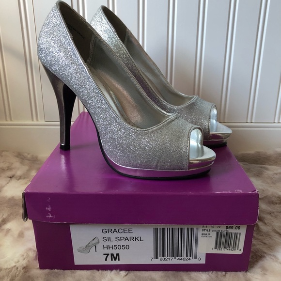 FITS Like a 7.5 Rampage Silver Sparkle Peep Toe High Heels - Picture 3 of 10